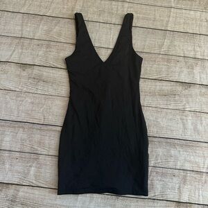Aritzia Babaton Contour V-Neck Black Mini Dress Sz Medium Sleeveless Bodycon